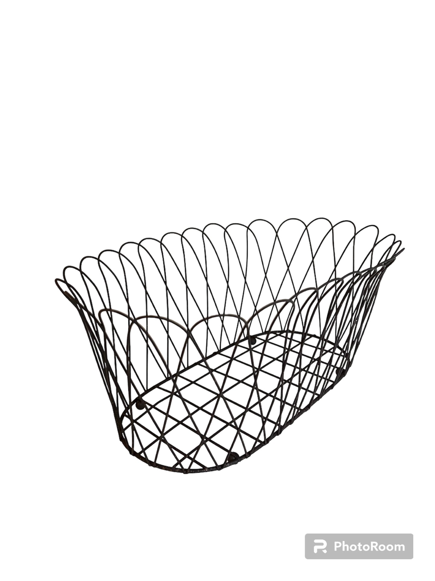 Oval Scalloped Wire Planter Basket